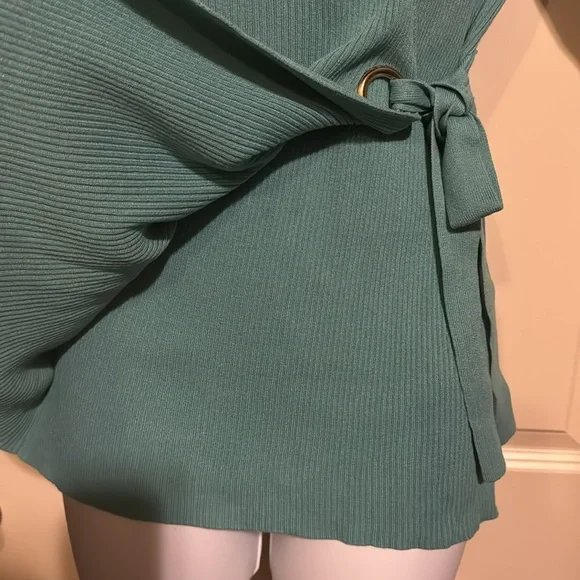 Seafoam green faux wrap top by Select + Trend - Picture 4 of 5